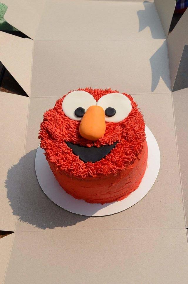 Elmo Smash Cake Decorated Cake By Julia Dixon Cakesdecor 7217