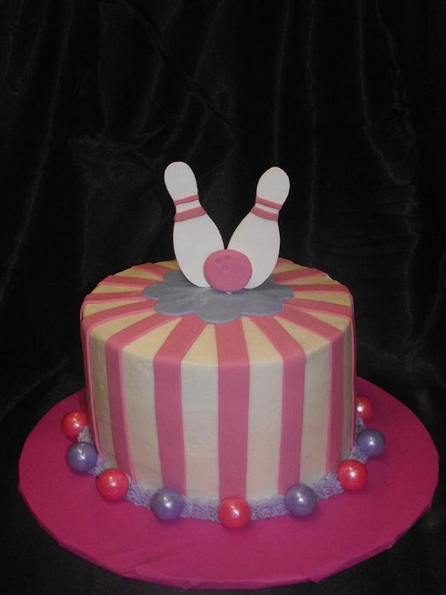 Bowling Cake with Figure