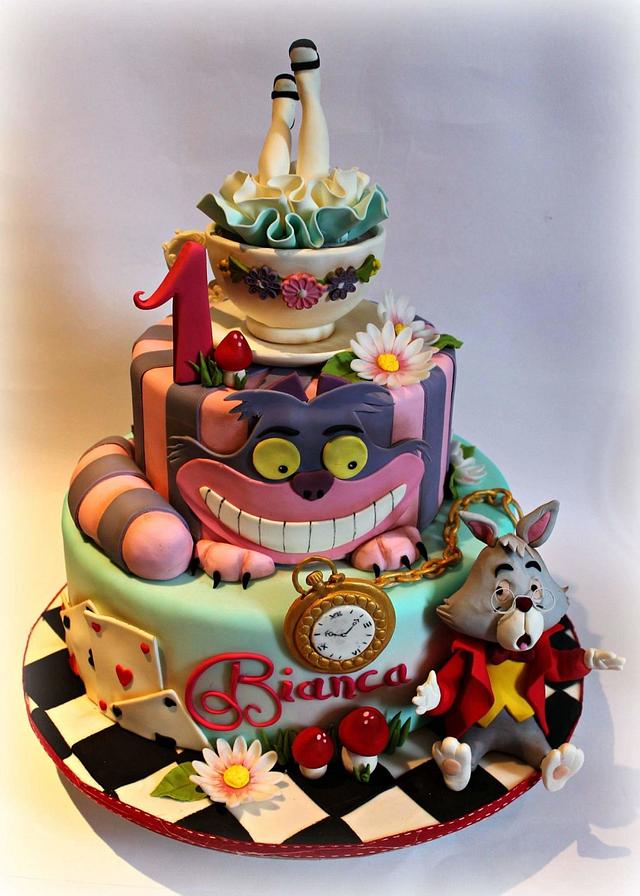 Alice in Wonderland - Decorated Cake by Sabrina Di - CakesDecor