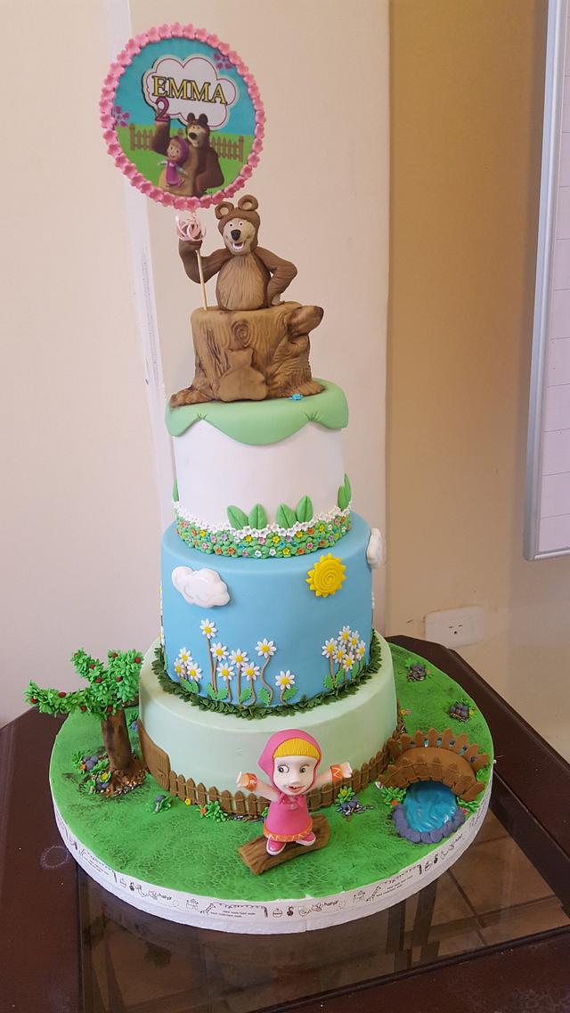 Cake Masha y el Oso - Decorated Cake by Nurisscupcakes - CakesDecor