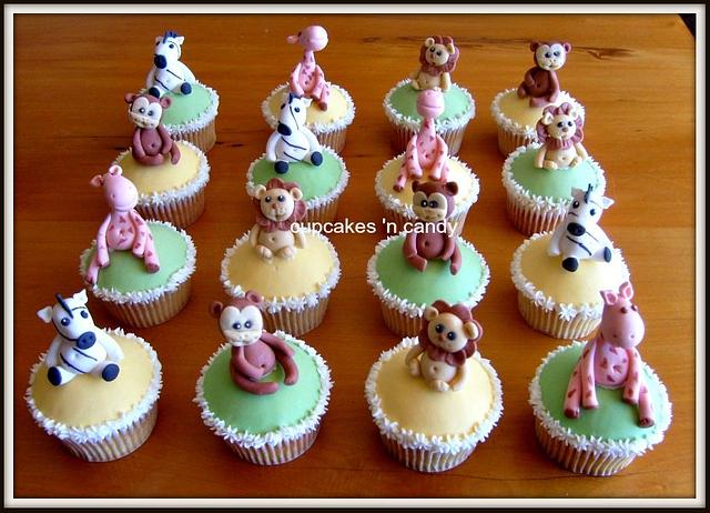 Baby Shower Cupcakes - cake by Cupcakes 'n Candy - CakesDecor