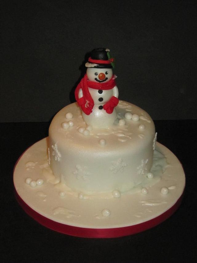 frosty snowman - Cake by d and k creative cakes - CakesDecor