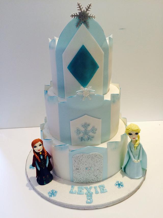 Frozen - cake by lesley hawkins - CakesDecor