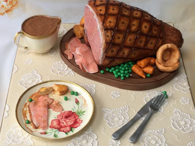 Roast ham cake - Decorated Cake by Becky - CakesDecor