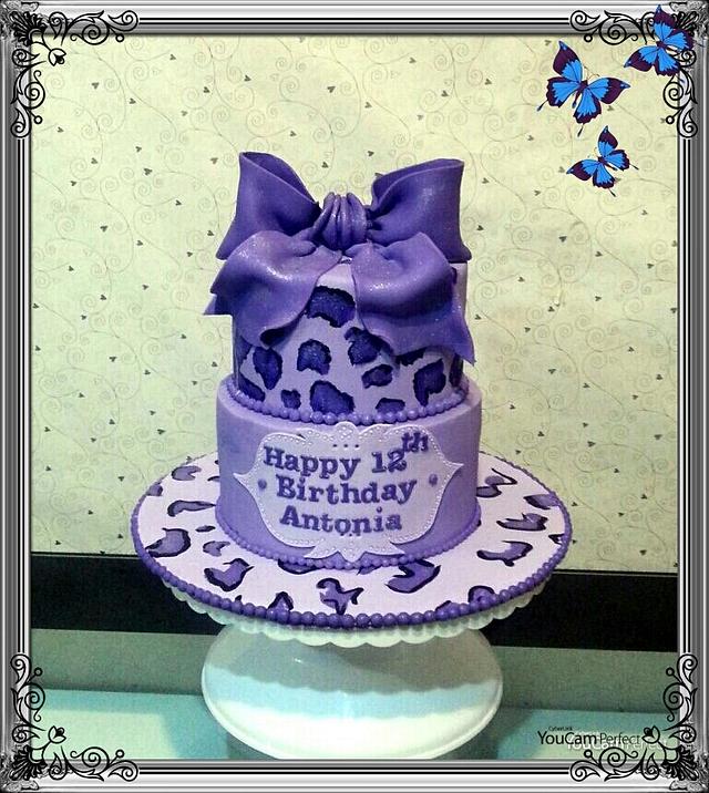 Purple cake - Cake by The Custom Piece of Cake - CakesDecor