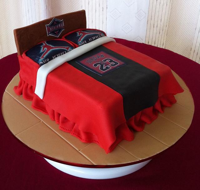Bed Cake Cake by Jing14 CakesDecor