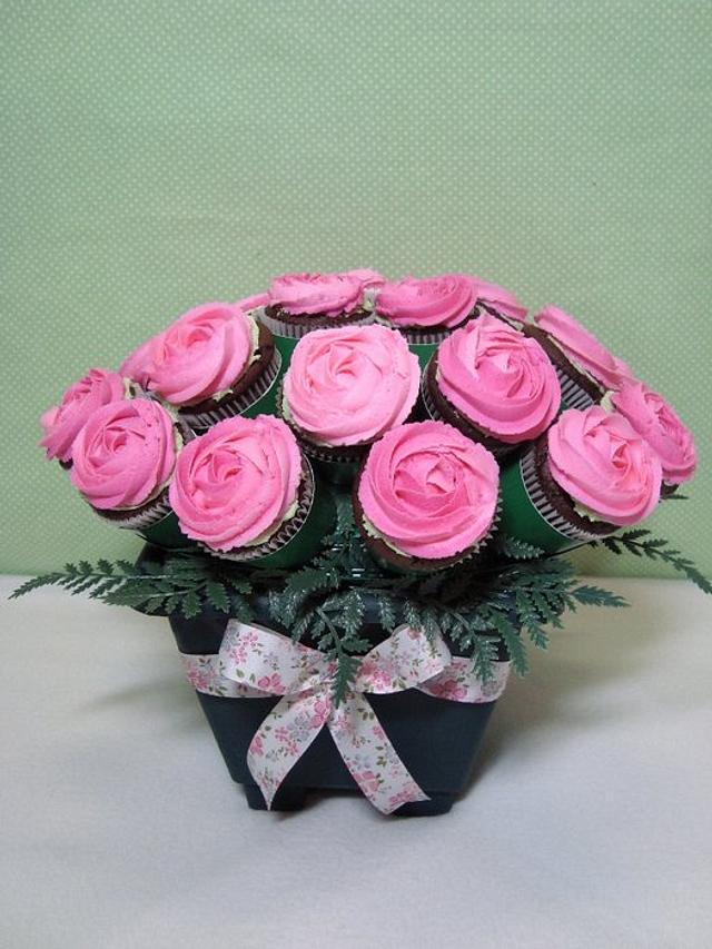 Pink Rose Cupcake Bouquet