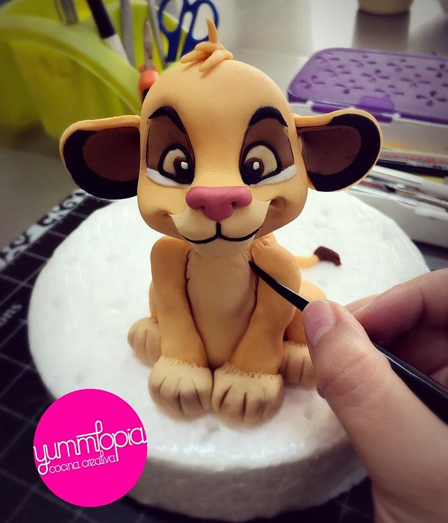 Simba - Decorated Cake by Yolkin Navarro - CakesDecor