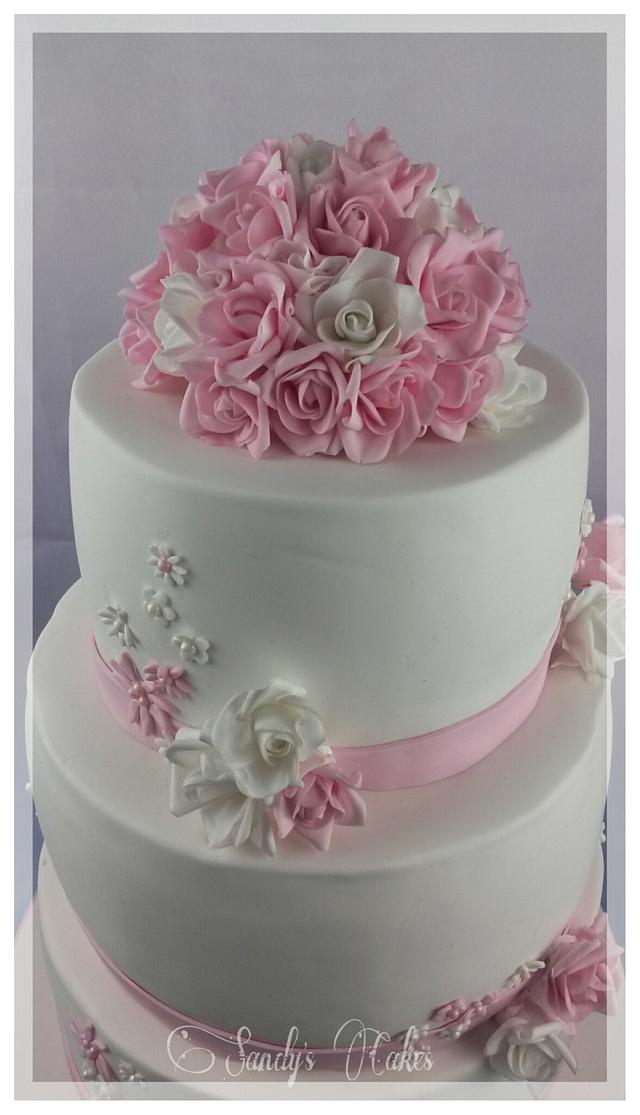 Just Rosė and White - Cake by Sandy's Cakes - Torten mit - CakesDecor