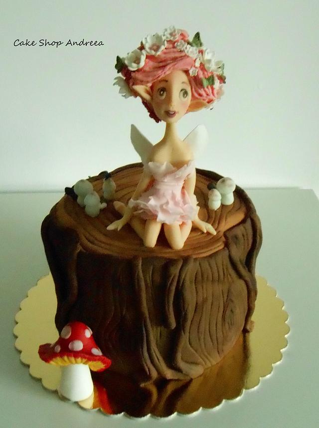 Flora ,the woodland fairy cake - Decorated Cake by lizzy - CakesDecor