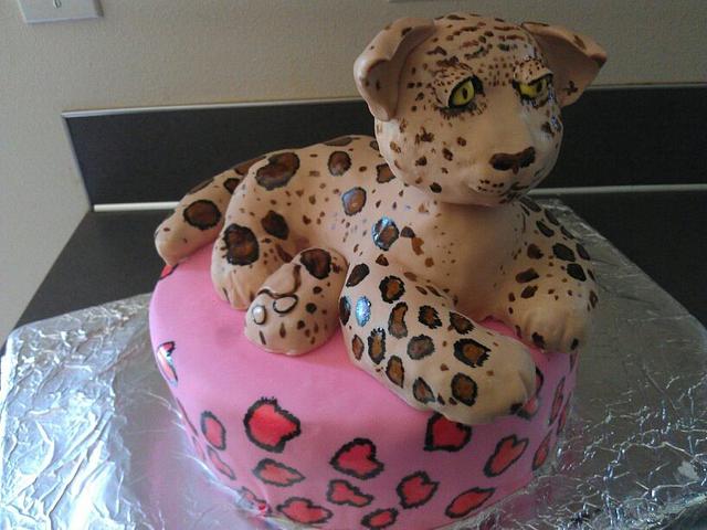 leapord - Decorated Cake by Julia Dixon - CakesDecor