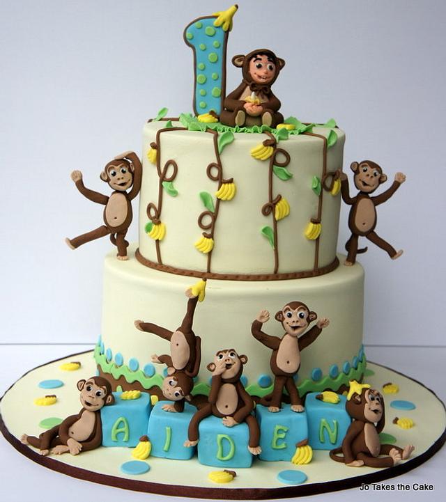 Monkeying Around - Decorated Cake by Jo Finlayson (Jo - CakesDecor