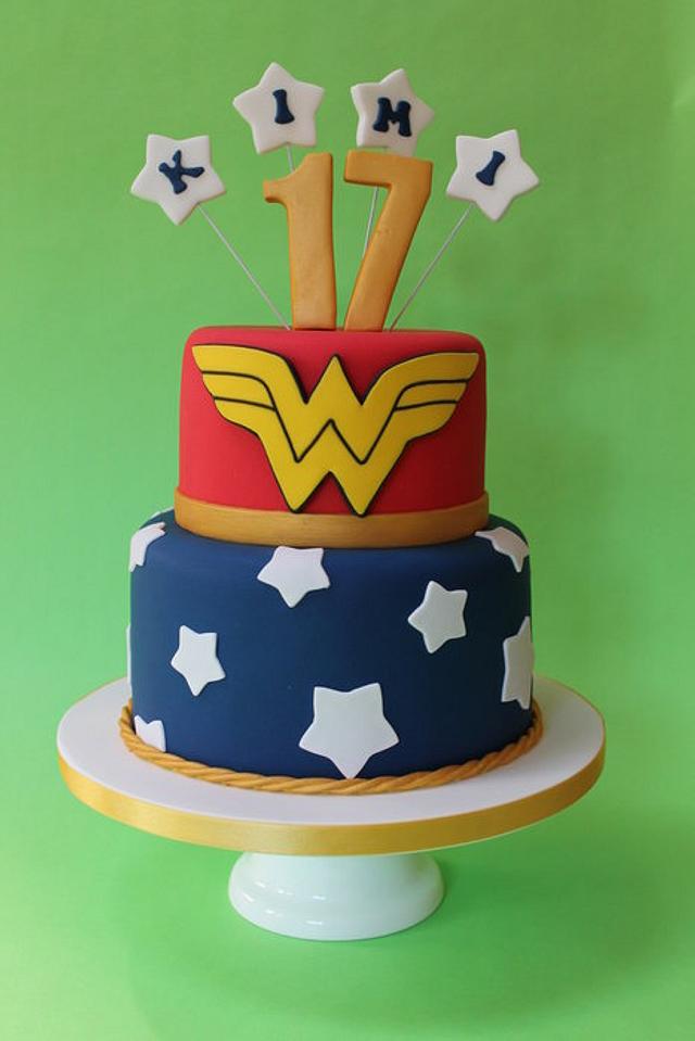 Wonder Woman cake - Decorated Cake by Delights by Design - CakesDecor