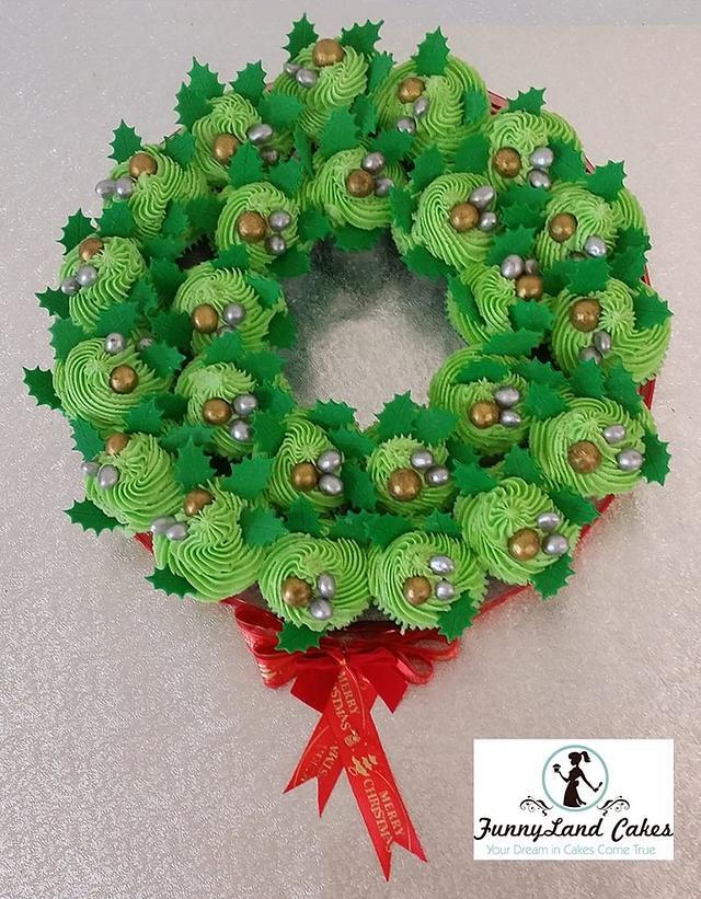 Christmas Wreath - Decorated Cake by FunnyLand Cakes - CakesDecor