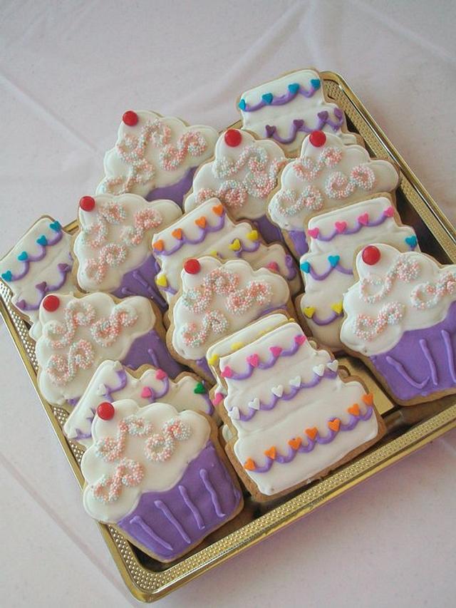 Cupcake Cookies - Decorated Cake by Heather - CakesDecor