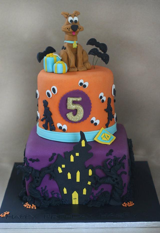 Scooby Doo cake - Decorated Cake by ClaresCupcakesLondon - CakesDecor