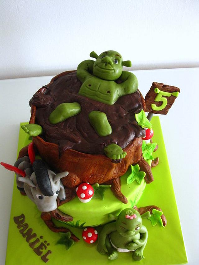 Shrek likes mud baths - Cake by Daantje - CakesDecor