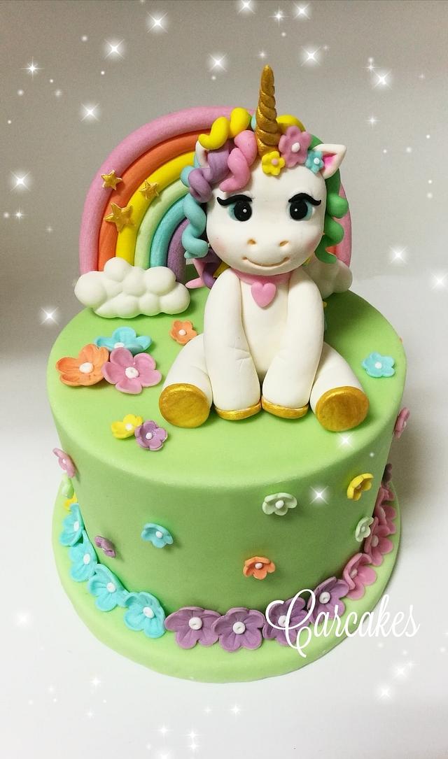 Unicornio - Decorated Cake by Carcakes - CakesDecor