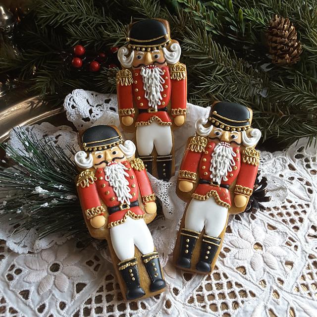 Nutcracker soldiers - Decorated Cake by Teri Pringle Wood - CakesDecor