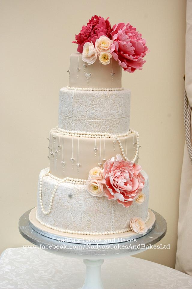 lacey flowery blingy - Decorated Cake by Nadya - CakesDecor