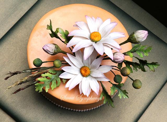 Daisies ! - Decorated Cake by Sweet Symphony - CakesDecor