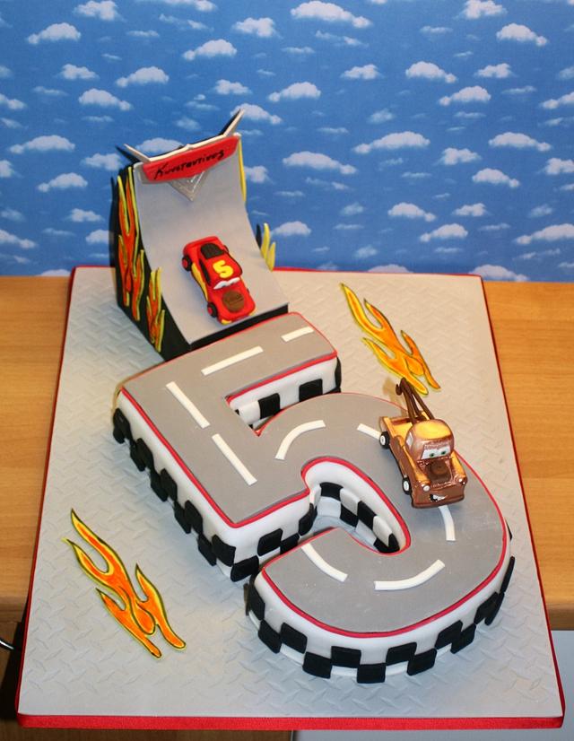 Cars themed cake - cake by WhenEffieDecidedToBake - CakesDecor