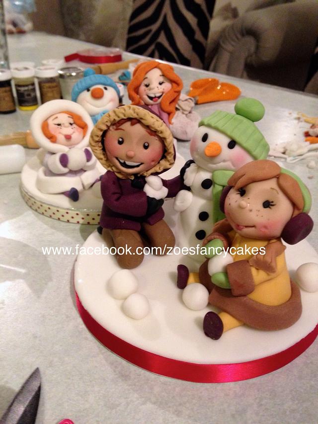 Children playing in the snow - Decorated Cake by Zoe's - CakesDecor