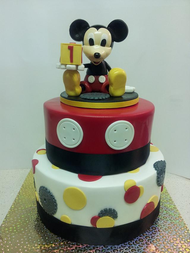 YEAH MICKEY! - Decorated Cake by Kimberly Washington - CakesDecor