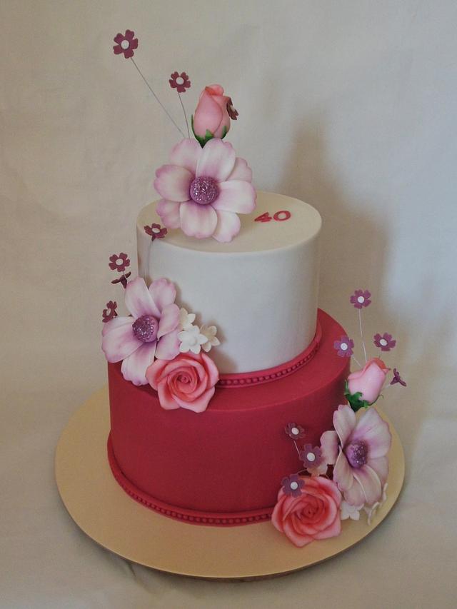 Cyclamen - Decorated Cake by Veronika - CakesDecor