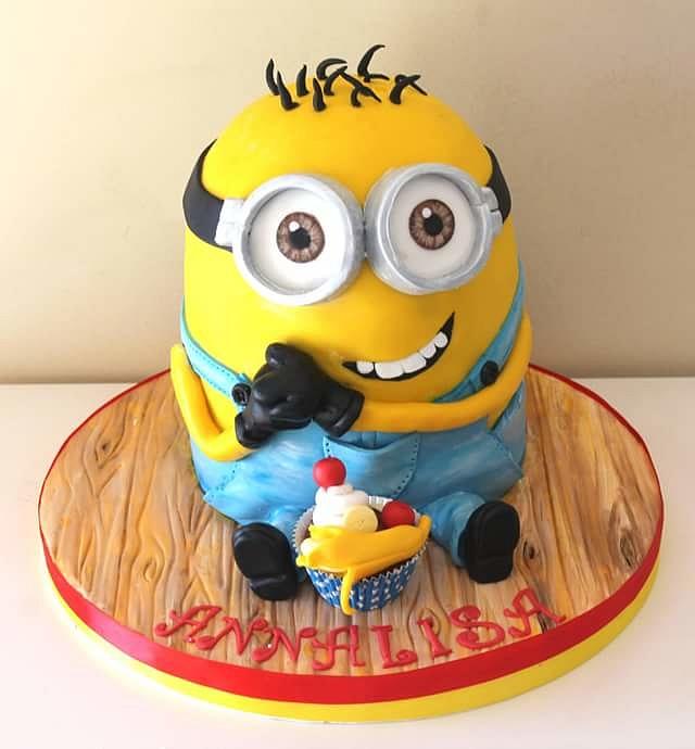 Love Minions - Decorated Cake by Elena Michelizzi - CakesDecor