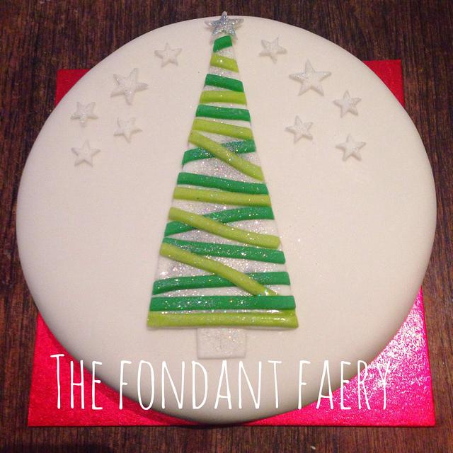 Christmas Tree Cake - Decorated Cake by EM - CakesDecor