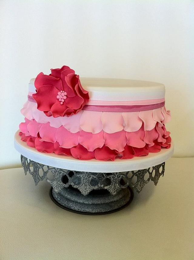 Ombre Pink - Decorated Cake by Rachel - CakesDecor