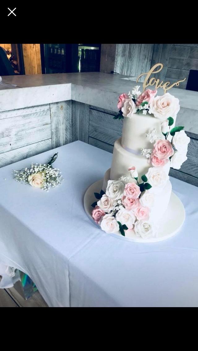 Romantic blush rose wedding cake