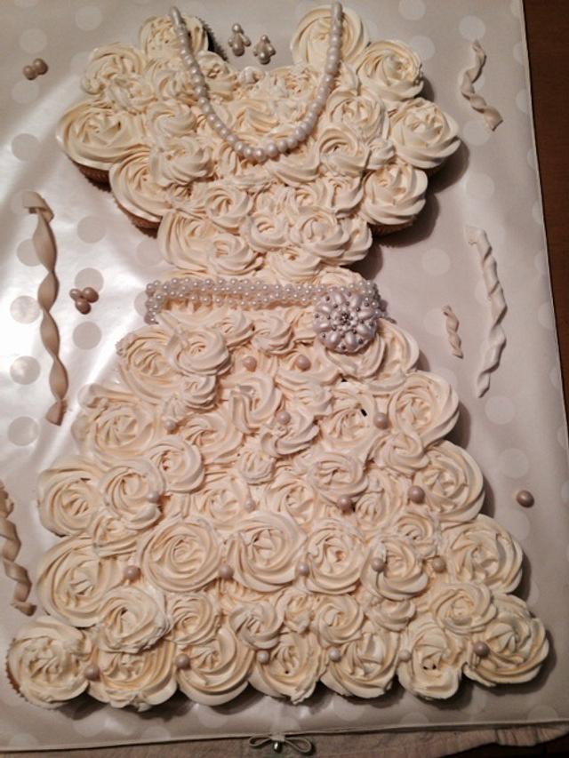 Cupcake wedding dress - Decorated Cake by Kathryn - CakesDecor