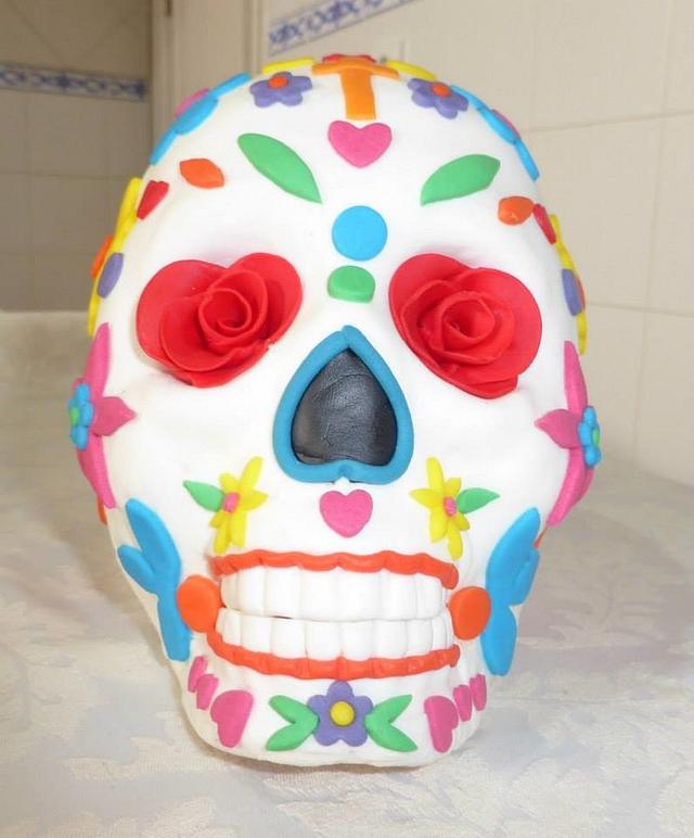 Mexican Skull - Decorated Cake by Manuela Silva - CakesDecor