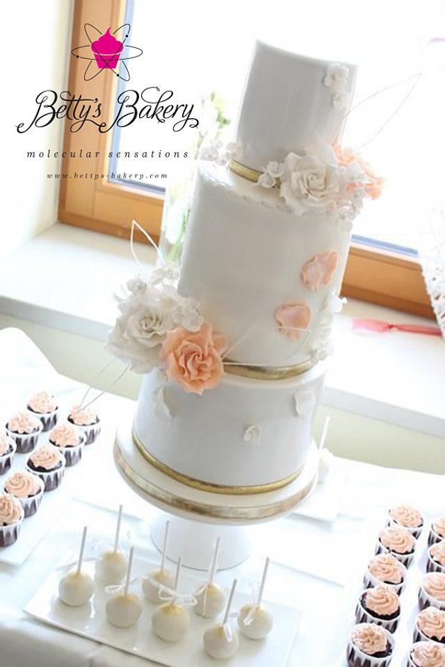 "White & Salmon Weddingcake" - Cake by Betty's Bakery - CakesDecor