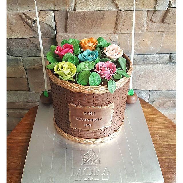 Basket Flowers Cake