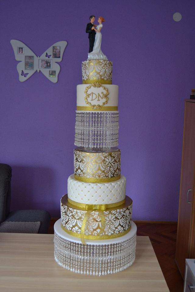 Golden wedding cake - Decorated Cake by Zaklina - CakesDecor