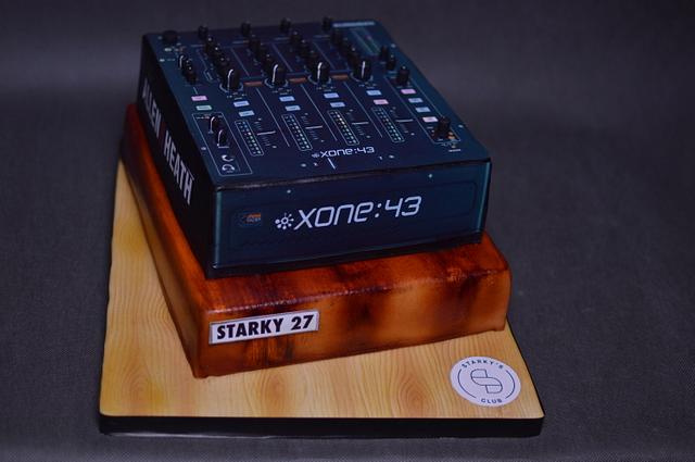 DJ Mixer cake - Cake by JarkaSipkova - CakesDecor