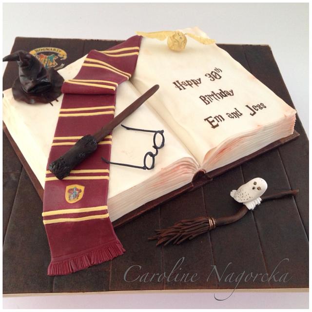 Harry Potter - Decorated Cake by Caroline Nagorcka - - CakesDecor