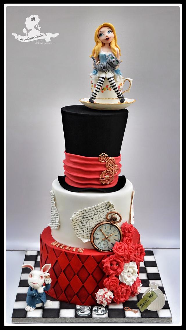 Alice Un Wonderland Cake By Mademoiselle Fait Des Cakesdecor