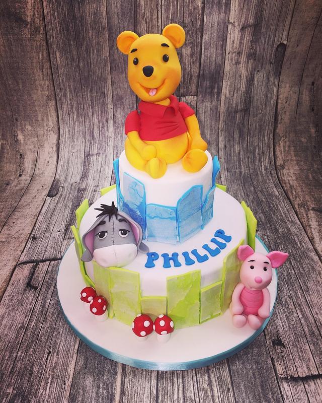 Winnie pooh cake - Decorated Cake by Indira's Sugarcakes - CakesDecor