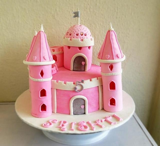 Castle cake - Decorated Cake by Minna Abraham - CakesDecor