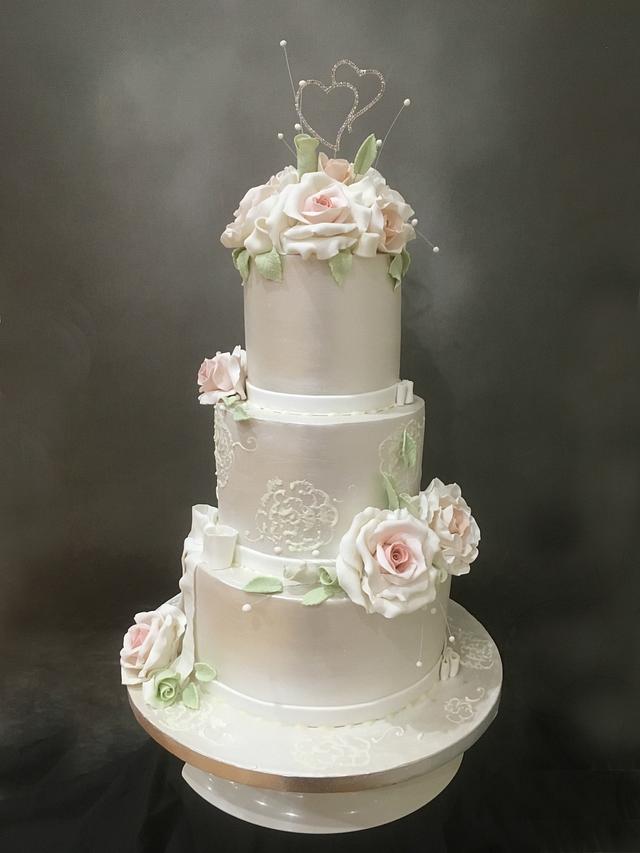 Wedding Cake - Decorated Cake by Sue Deeble - CakesDecor