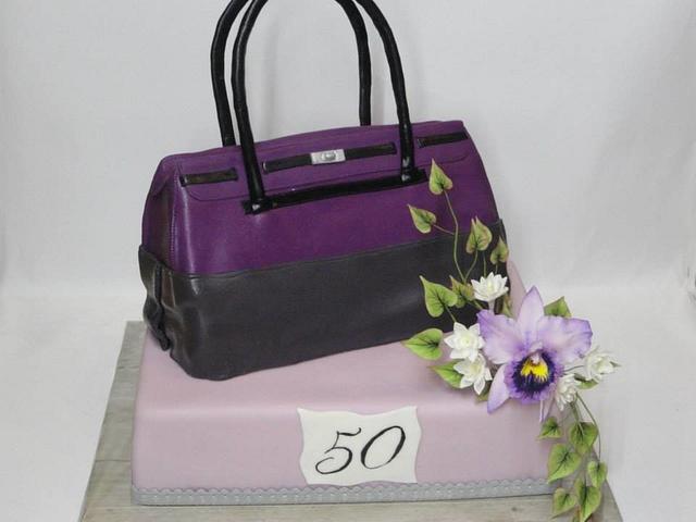 Purse cake by JarkaSipkova CakesDecor