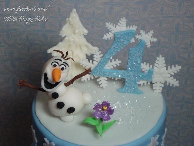 "Frozen" themed cake