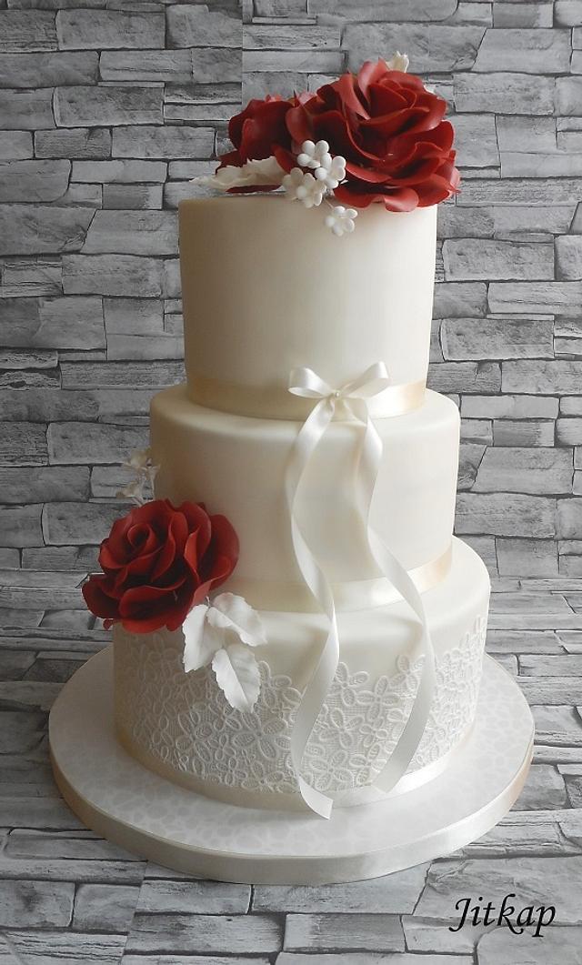 Wedding cake with roses - Cake by Jitkap - CakesDecor