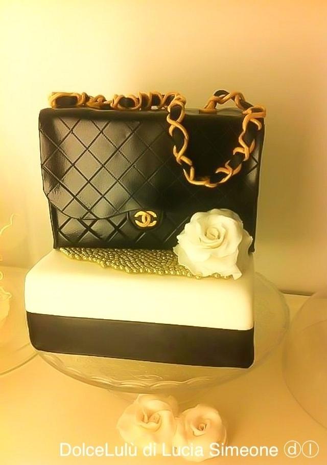 Vintage Chanel - Decorated Cake by Lucia Simeone - CakesDecor