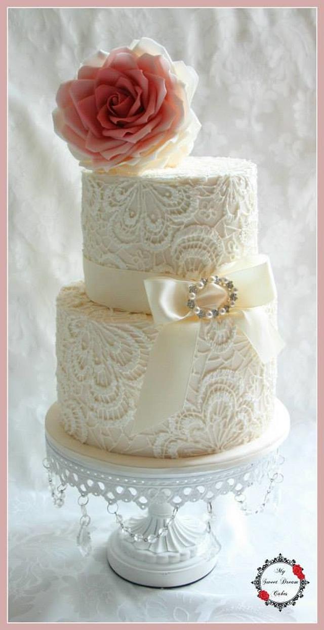 Hand Piped Lace Wedding Cake Decorated Cake By My Sweet Cakesdecor 3437