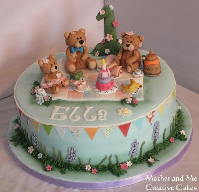 Teddy Bear's Picnic Cake - Decorated Cake by Mother and - CakesDecor